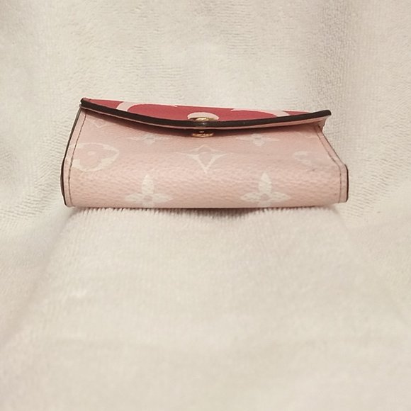Very Good & RARE LV Zoe Giant Monogram Trifold Wallet in Rouge (Full Inclusion) - Picture 6 of 16